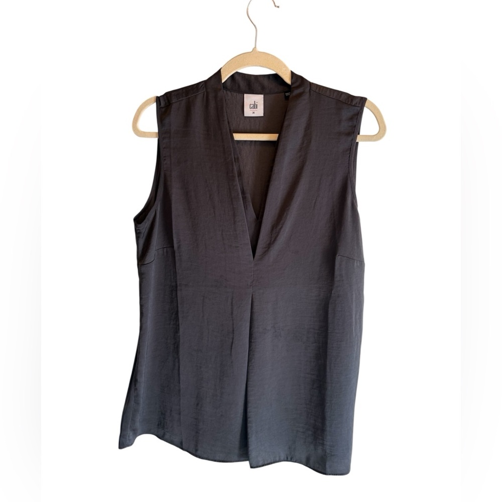 Cabi Sleeveless V-Neck Black Blouse Style 3786 in Grey Size M